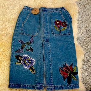Beautiful embroidered Boho jean skirt NWT